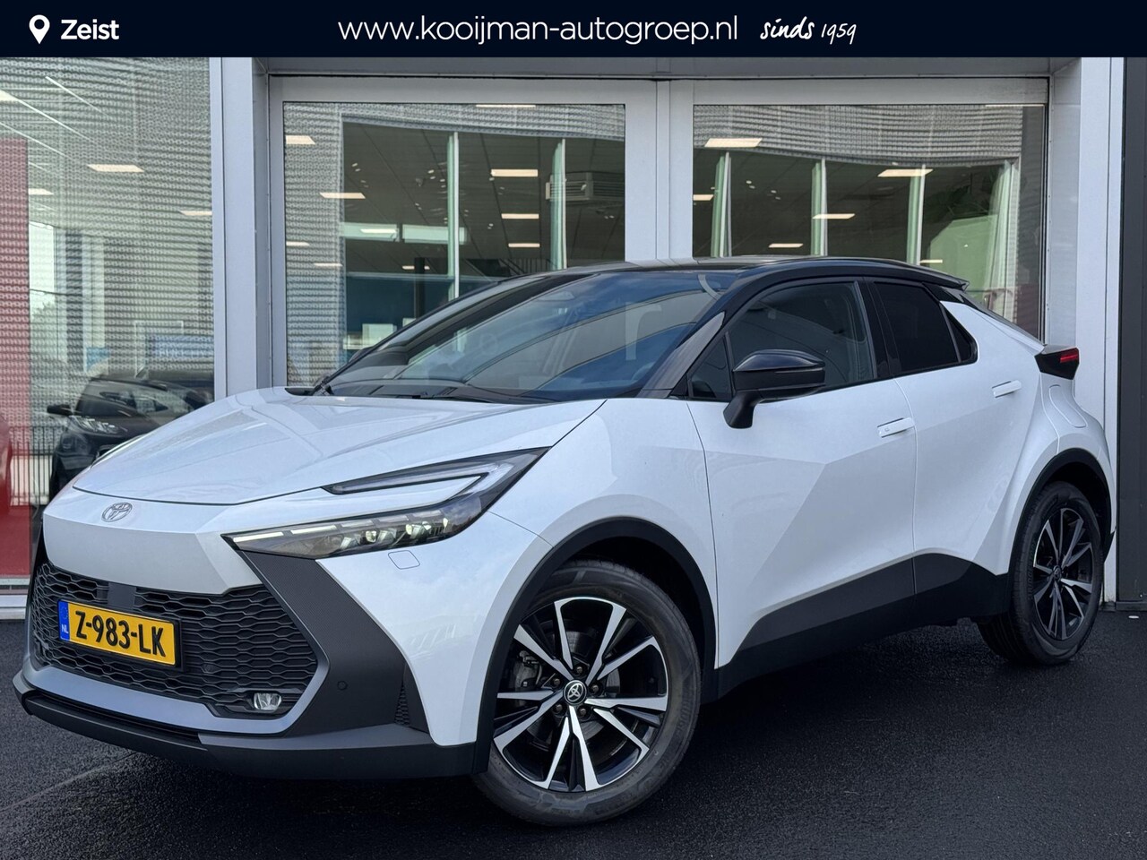 Toyota C-HR - 1.8 Hybrid 140 Style Bi-Tone | Navigatie | Achteruitrijcamera - AutoWereld.nl