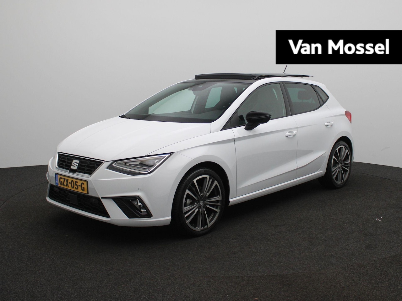 SEAT Ibiza - 1.0 EcoTSI FR Anniversary | Airco | Parkeersensoren v+a | Panoramadak | Lichtmetalen velge - AutoWereld.nl