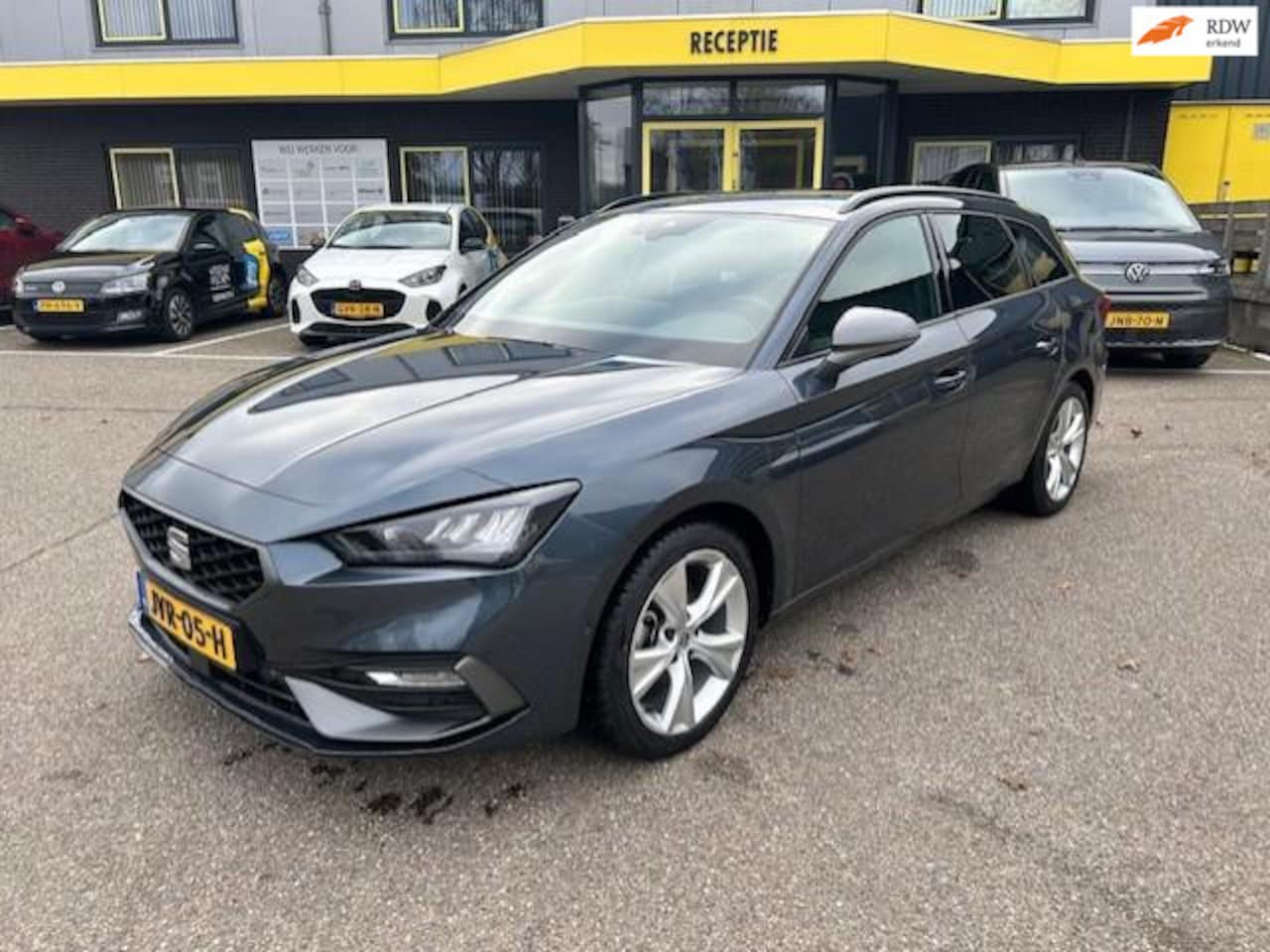 SEAT Leon Sportstourer - 1.5 eTSI FR Business Intense 1.5 eTSI FR Business Intense - AutoWereld.nl