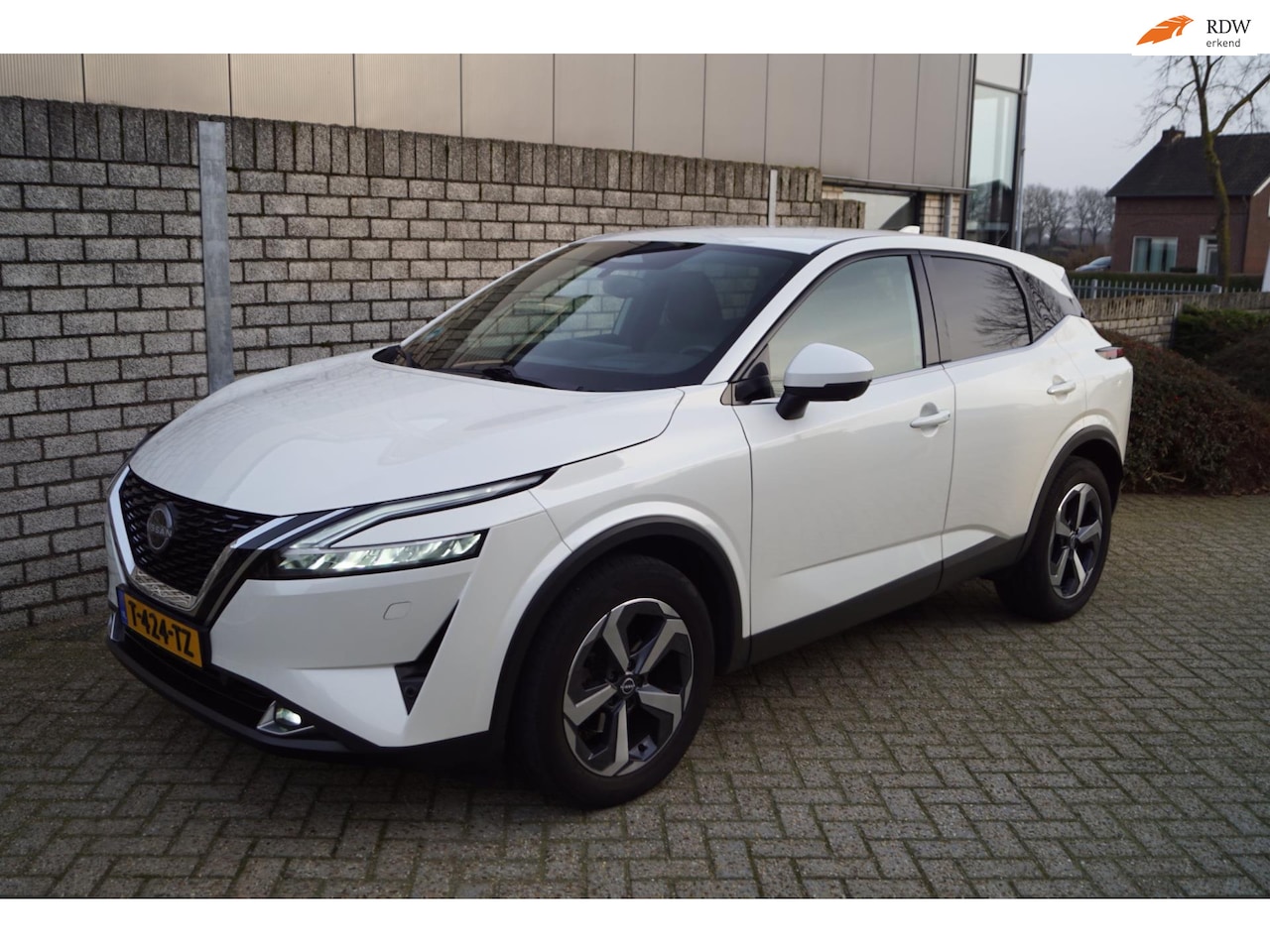 Nissan Qashqai - 1.3 MHEV Xtronic Tekna Autom Leder/Stof Sportst Stoel/Stuurverw Navi Camera Clima Head-Up - AutoWereld.nl
