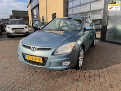 Hyundai i30 - 1.6 CRDi i-Catcher , Leer, Clima, Trekhaak