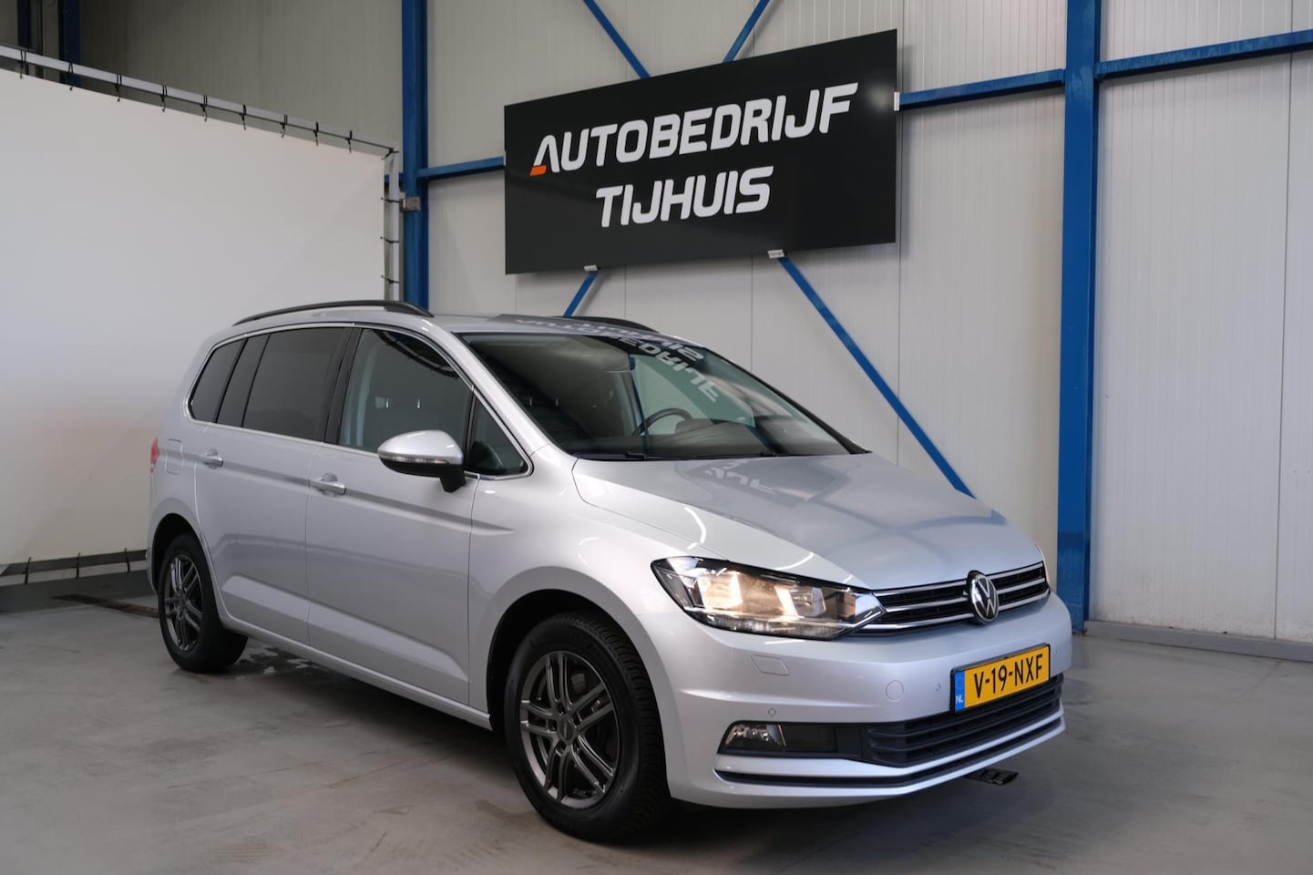 Volkswagen Touran - 2.0 TDI 150 PK DSG > Grijskenteken < - Airco, Cruise, Navi, PDC. - AutoWereld.nl