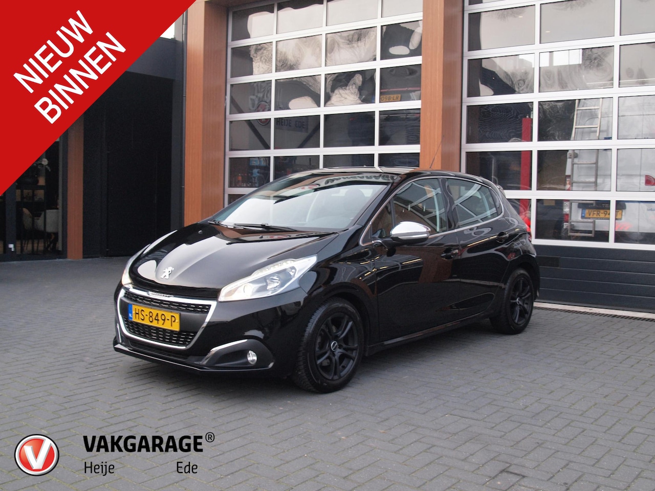 Peugeot 208 - 1.6 BlueHDi Blue Lease Executive | Apple Carplay | Cruise Control | Stoelverwarming | Leer - AutoWereld.nl