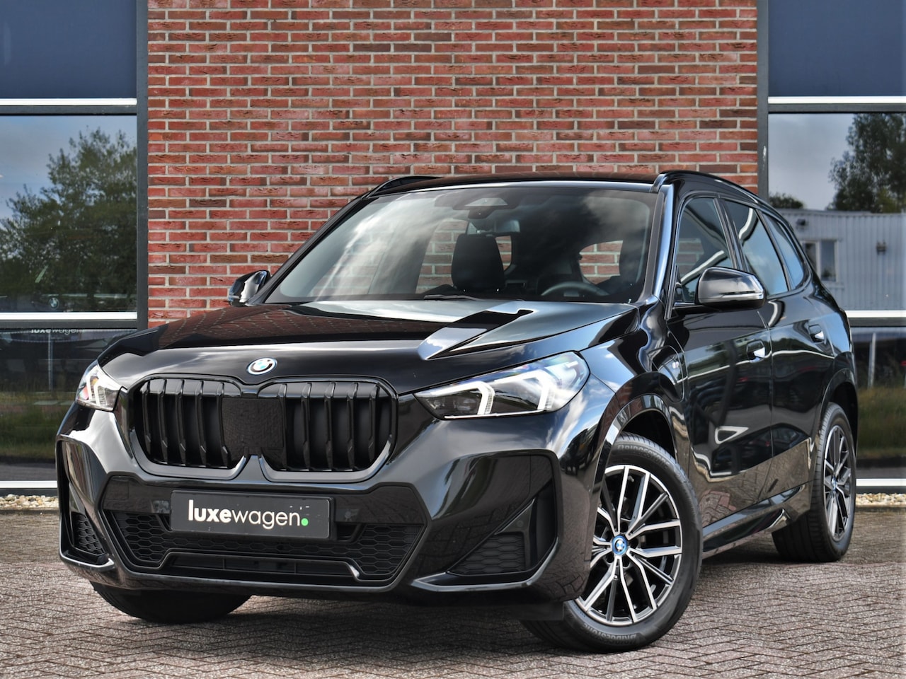 BMW X1 - xDrive25e M-Sport Premium ACC 18inch Camera - AutoWereld.nl