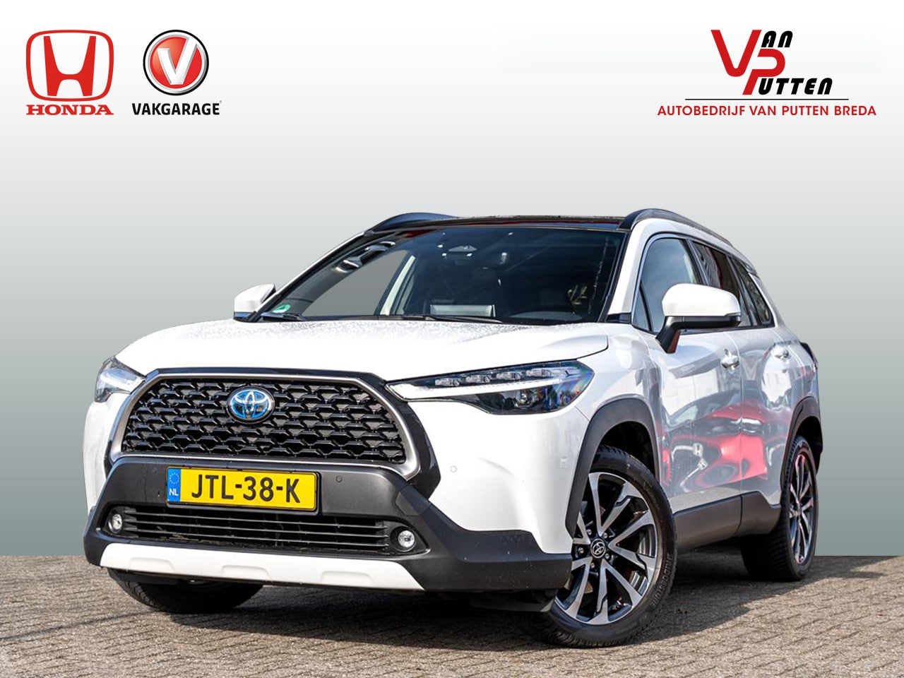 Toyota Corolla Cross - 2.0 Full Hybrid Dynamic Automaat | Panoramadak | All Season banden | Adaptieve cruisecontr - AutoWereld.nl