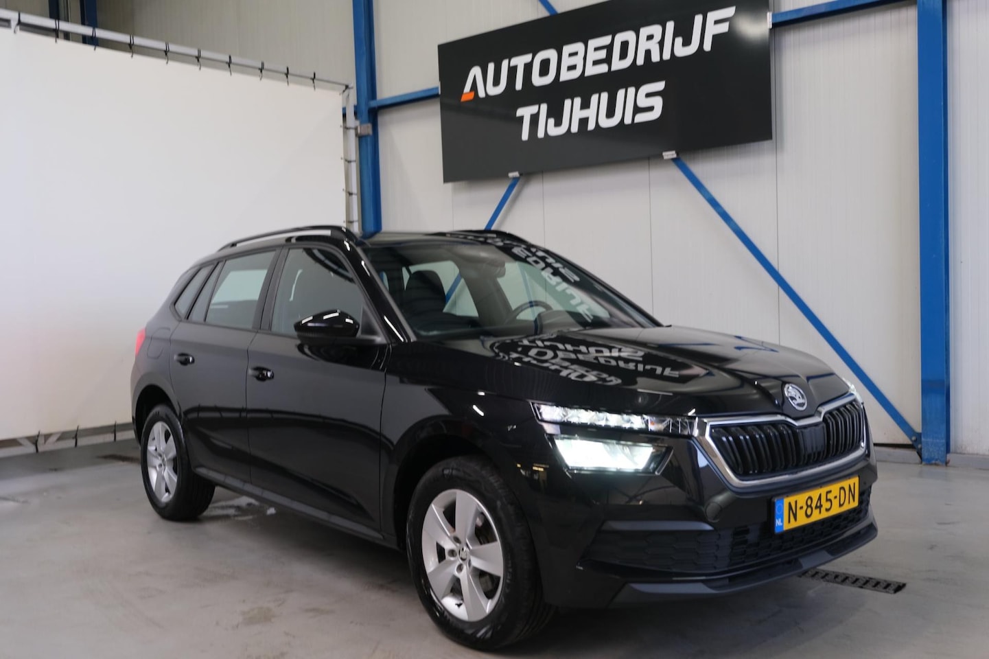 Skoda Kamiq - 1.0 TSI Ambition Automaat - N.A.P. Airco, Cruise, Navi, Pano. - AutoWereld.nl