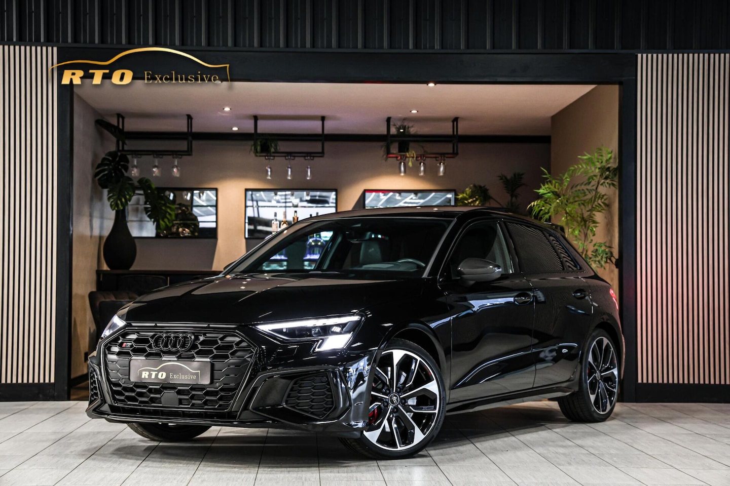Audi S3 - 2.0 TFSI S3 Quattro|Carbon pack|Pano|HUD|RS-seats - AutoWereld.nl