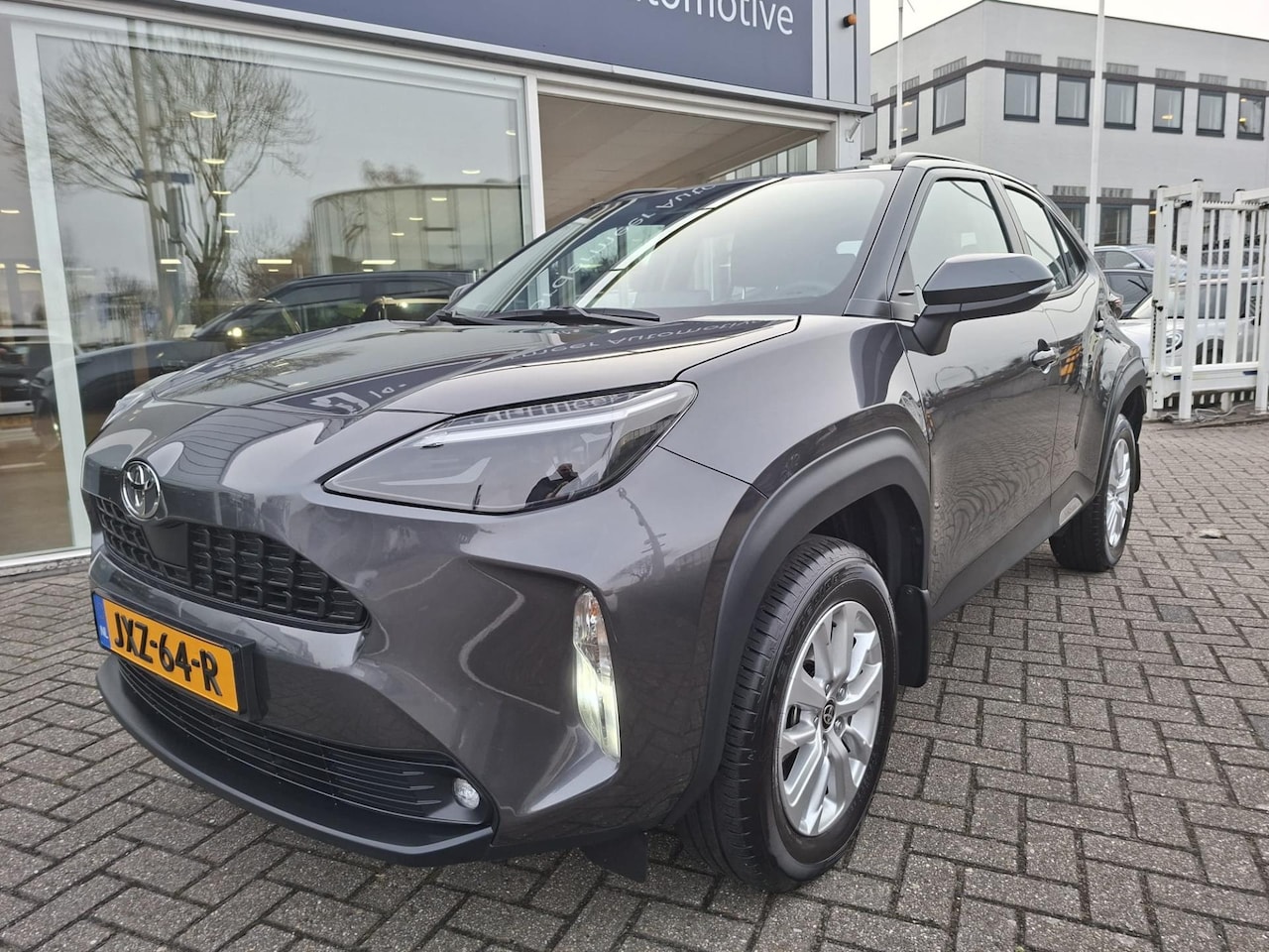 Toyota Yaris Cross - 1.5 Hybrid 115 Active / navigatie / app / camera / stoel verwarming - AutoWereld.nl