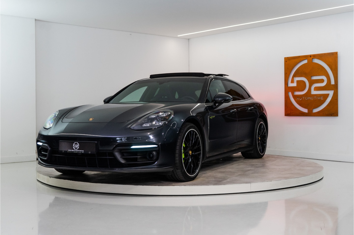 Porsche Panamera Sport Turismo - 2.9 4 E-Hybrid Platinum Edition 462PK | Pano | Bose | Sfeer | Memory | Chrono | VOL! 12 MN - AutoWereld.nl