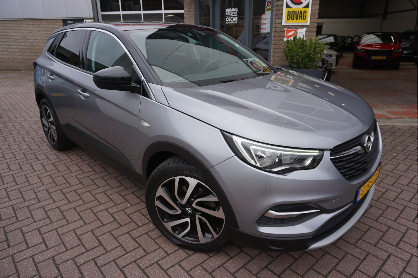 Opel Grandland X - 1.2 Turbo Business Executive 1.2 Turbo Business Executive - AutoWereld.nl
