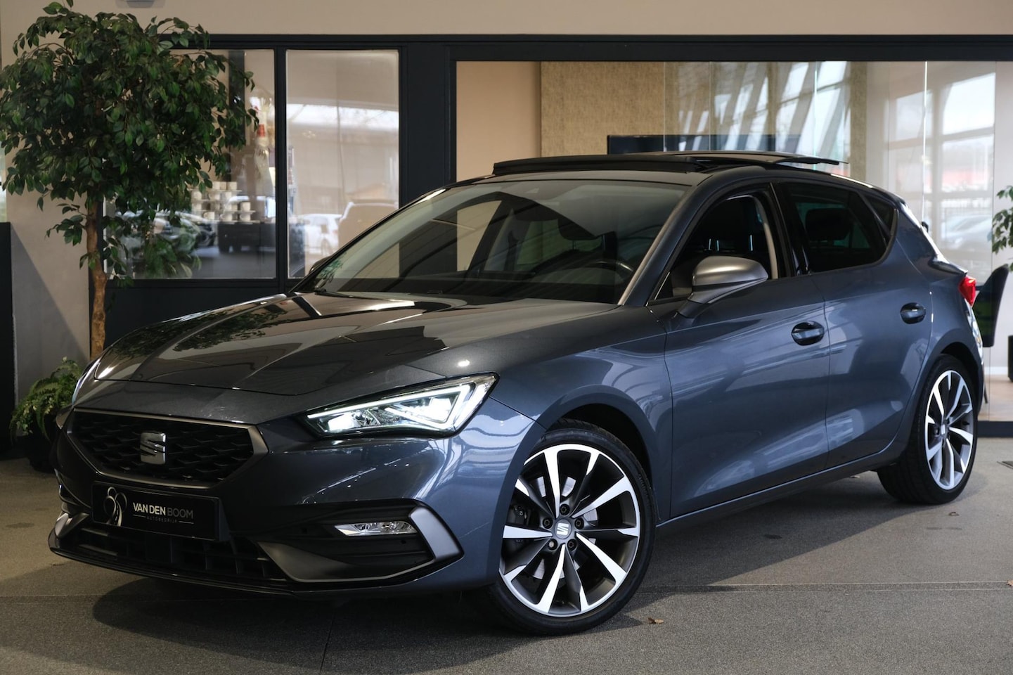 SEAT Leon - 1.5 eTSI FR 150PK DSG Pano Led Cam Navi Virtual ACC - AutoWereld.nl