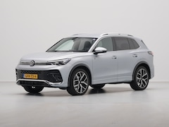 Volkswagen Tiguan - 1.5 eTSI 150pk R-Line Business DSG / Trekhaak / Navigatie / Camera / Acc