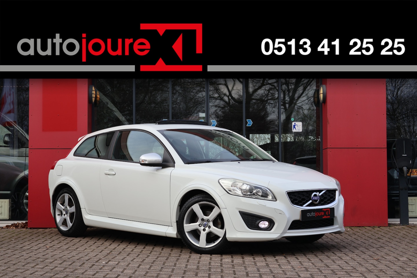 Volvo C30 - 1.6 D2 R-edition | Origineel NL | Schuif-/kanteldak | Trekhaak | Cruise Control | Navigati - AutoWereld.nl