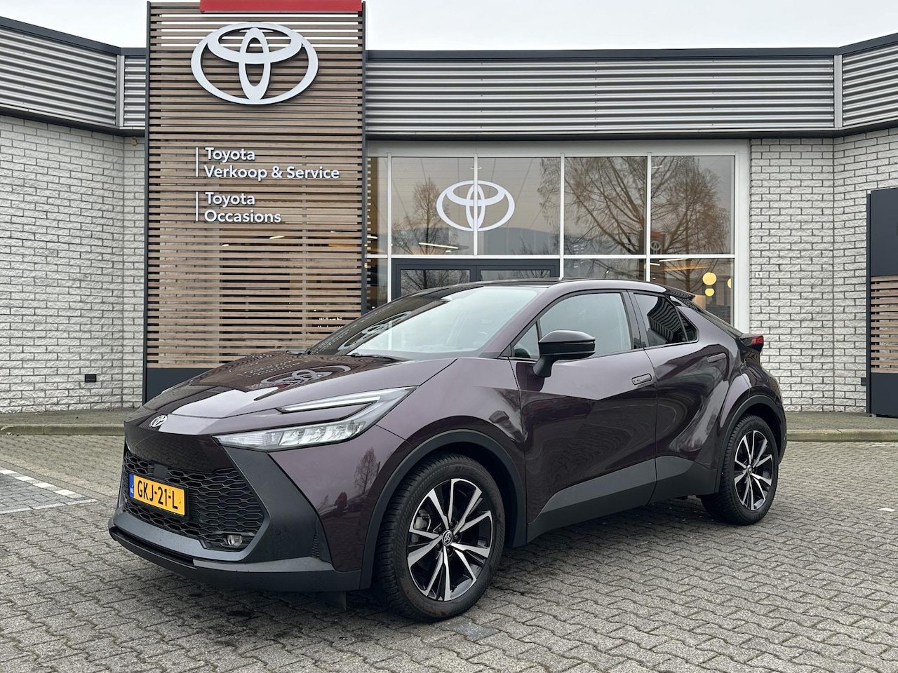 Toyota C-HR - 1.8 HYBRID 140 DYNAMIC NL-AUTO 1E-EIG CAMERA PARK-SENSOREN KEYLESS BSM LED APPLE/ANDROID 1 - AutoWereld.nl