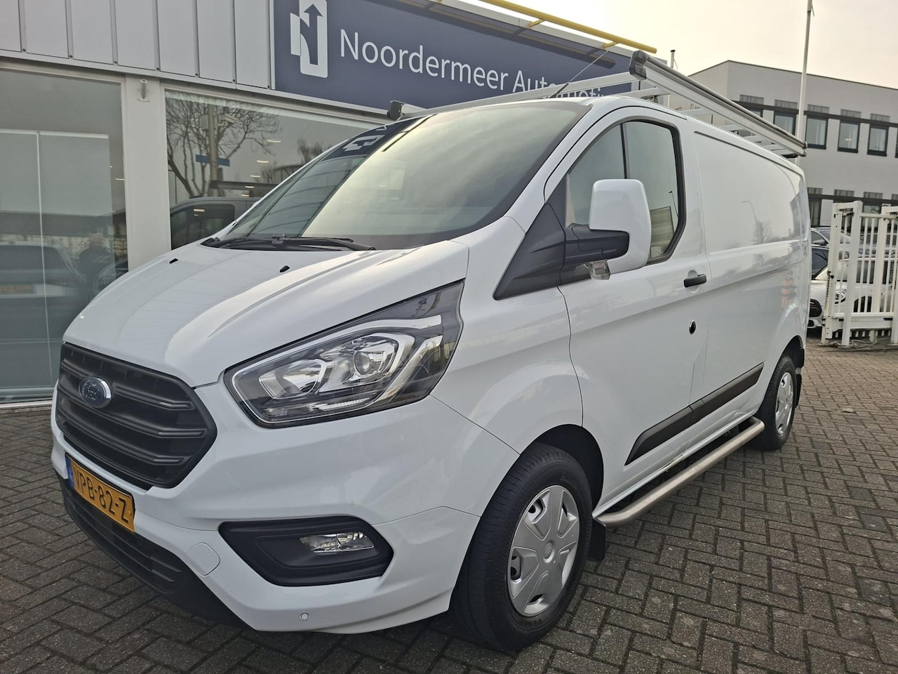 Ford Transit Custom - 280 2.0 TDCI L1H1 Ambiente trekhaak / airco / imperiaal / cruise - AutoWereld.nl