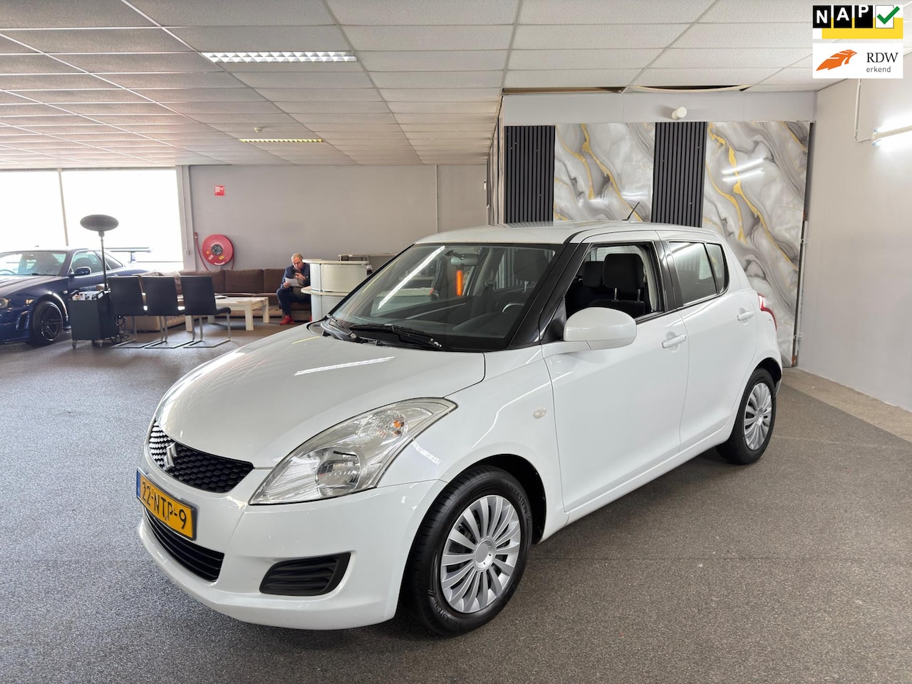 Suzuki Swift - 1.2 Comfort EASSS Apk Nieuw,2e Eigenaar,Airco,Stoelverwarming,N.A.P,5Deurs,2sleutels,Topst - AutoWereld.nl