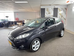 Ford Fiesta - 1.25 Ghia Apk Nieuw, Airco, Clima, Voorruitverwarming, Lm velgen, N.A.P, 2 sleutels + boek