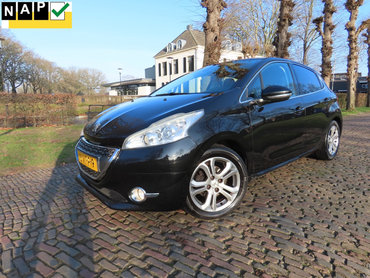 Peugeot 208 - 1.4 VTi Allure Ecc Cruisecontrol Navigatie Sportstoelen Xenon Pddc Lm Velgen Trekhaak***Ap - AutoWereld.nl