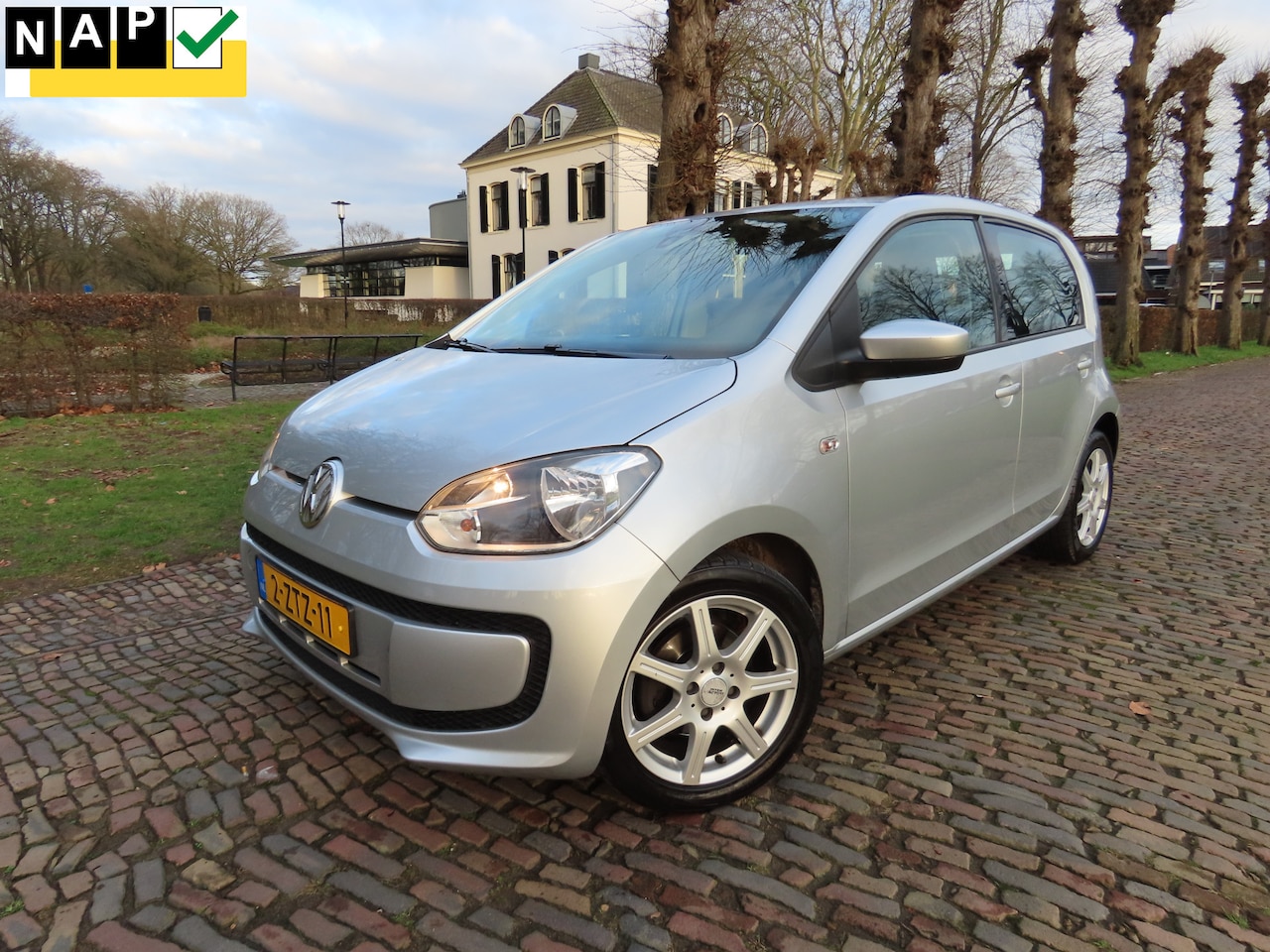 Volkswagen Up! - 1.0 move up! BlueMotion Airco 5 Drs Stuurbekrachtiging Isofix Lm Velgen - AutoWereld.nl