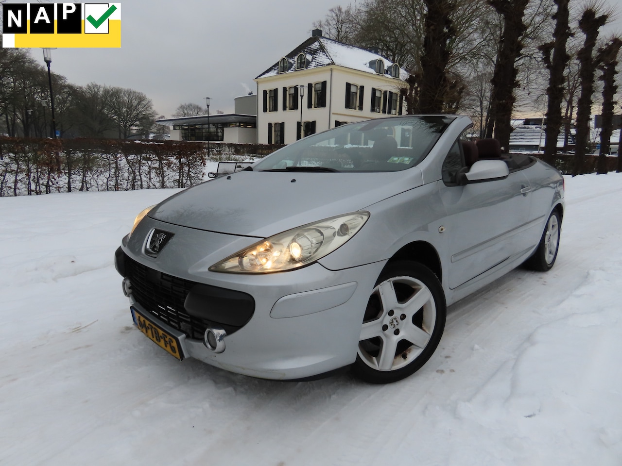 Peugeot 307 CC - 2.0-16V Leer Stoelverwarming Ecc Cruisecontrol Xenon Lm Velgen - AutoWereld.nl