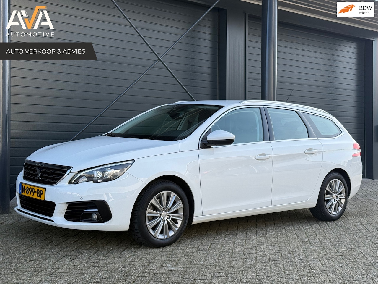 Peugeot 308 SW - 1.2 PureTech Allure 1.2 PureTech Allure, 1 Eigenaar!! Keyless, Stoelverw., nieuwe Distributie - AutoWereld.nl