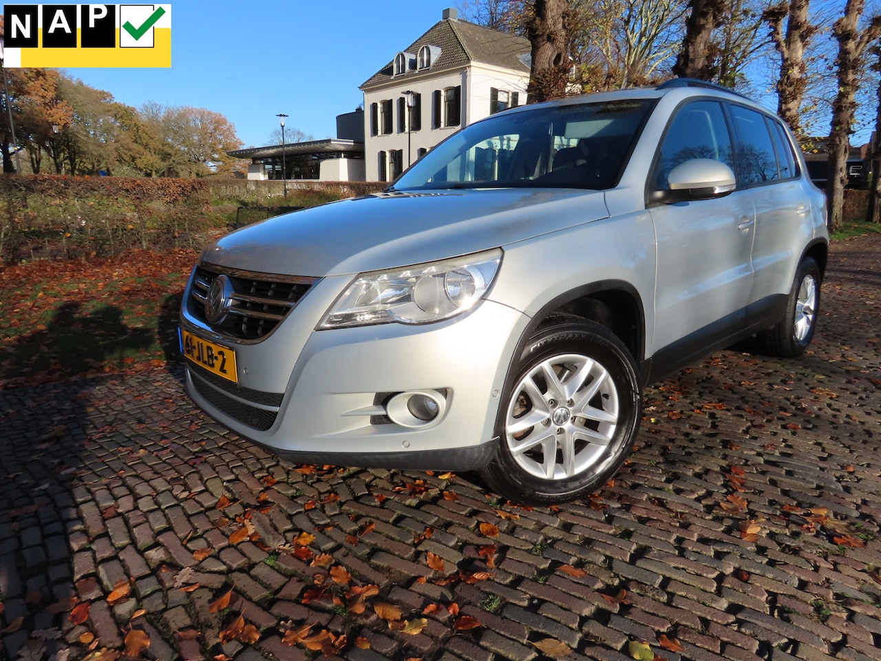 Volkswagen Tiguan - 1.4 TSI Comfort&Design Elektrisch Glazen Panoramadak Pdc Cruisecontrol Ecc Park Assist Lm - AutoWereld.nl