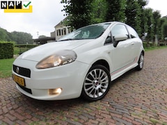 Fiat Grande Punto - 1.4 NeroBianco Airco Cruiseontrol Lm Velgen*Apk t/m 30-9-2026