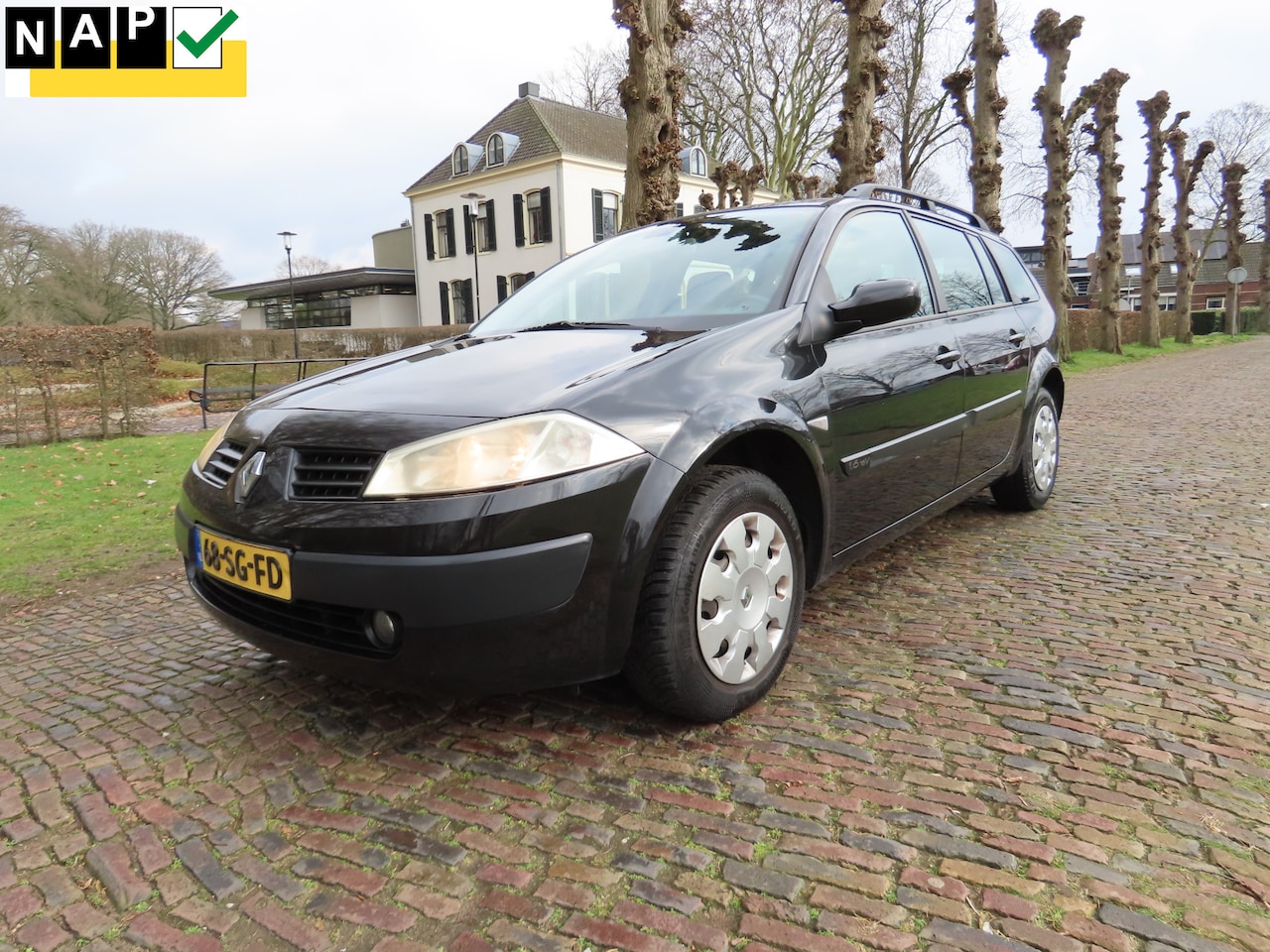 Renault Mégane Grand Tour - 1.6-16V Dynamique Comfort Ecc Cruisecontrol Isofix Trekhaak***Apk t/m 5-3-2026*** - AutoWereld.nl