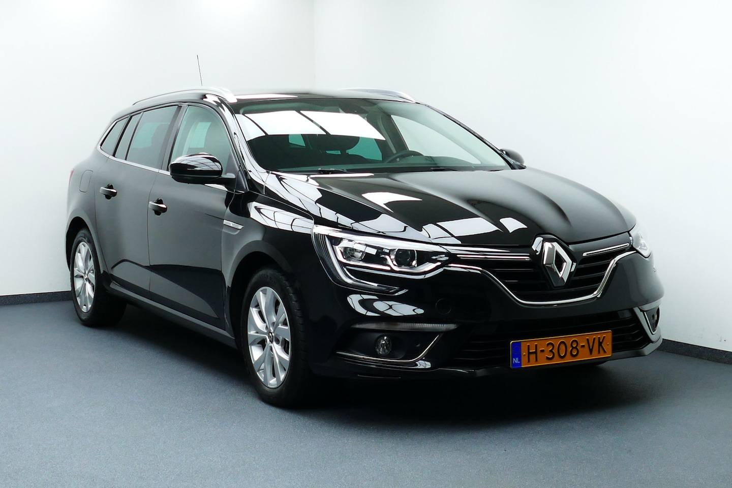 Renault Mégane Estate - 1.3 140pk TCe Limited. Navi, Clima, Carplay/Android, 16"LMV, PDC V+A, Haak 1700kg - AutoWereld.nl