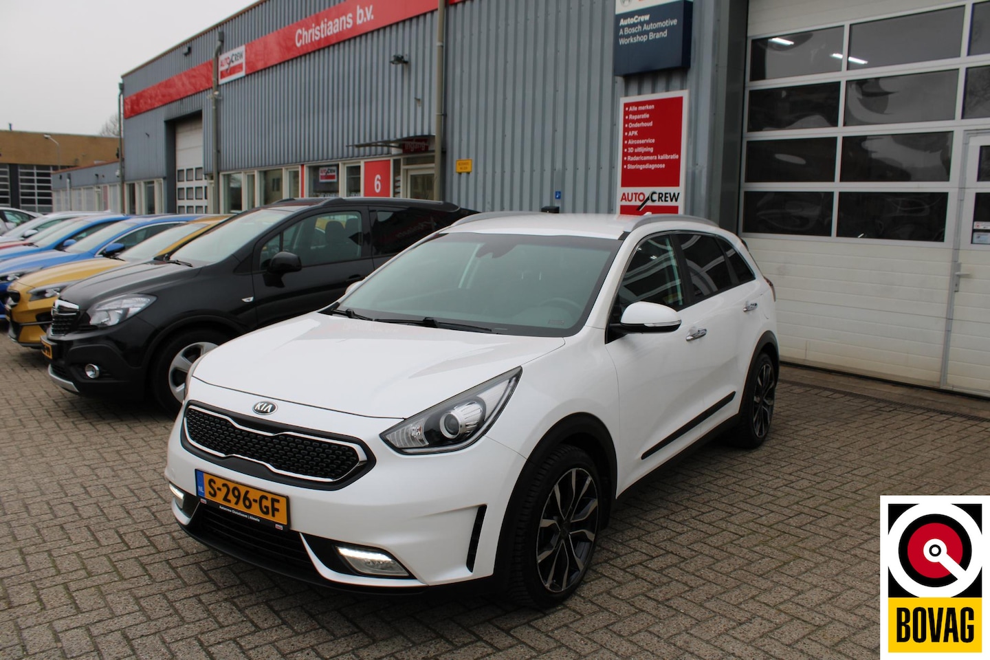 Kia Niro - 1.6 GDi Hybrid First Edition Parelmoer wit - AutoWereld.nl