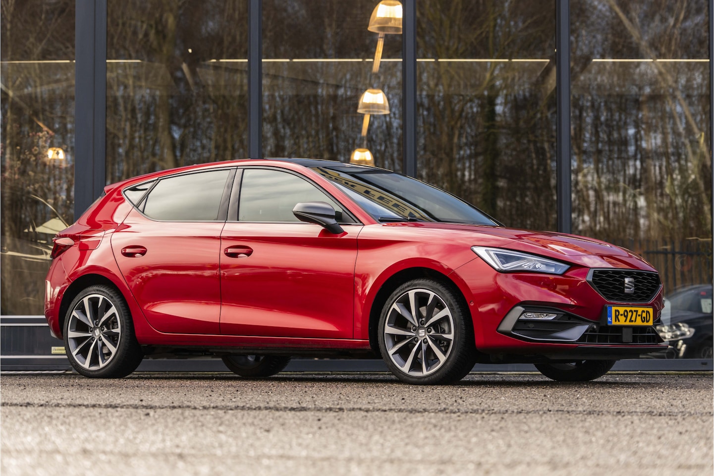 SEAT Leon - 1.4 TSI eHybrid PHEV FR Business Intense 1.4 TSI eHybrid PHEV FR Business Intense - AutoWereld.nl