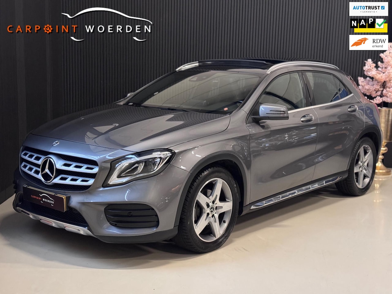 Mercedes-Benz GLA-Klasse - 180 AMG | NAP | PANO | CAMERA | NL AUTO - AutoWereld.nl