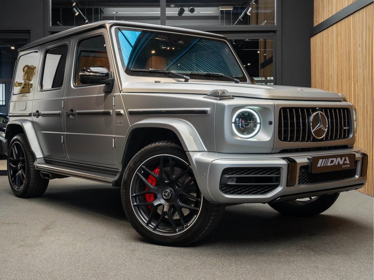 Mercedes-Benz G-klasse - 63 AMG individual interior Burmester G63 AMG V8 4.0 Bi-turbo pano 22'' Full - AutoWereld.nl