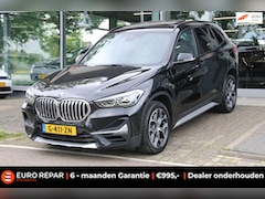 BMW X1 - SDrive20i VDL Nedcar Edition PANO-DAK NL-AUTO NAP