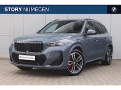 BMW X1 - xDrive25e M Sport Automaat / Panoramadak / Trekhaak / Sportstoelen / M Adaptief onderstel