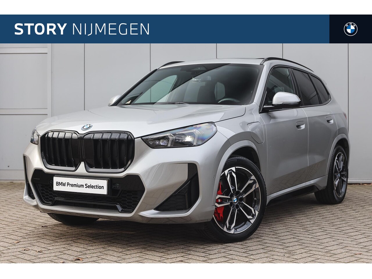 BMW X1 - xDrive25e M Sport Automaat / Panoramadak / Trekhaak / Sportstoelen / M Adaptief onderstel - AutoWereld.nl