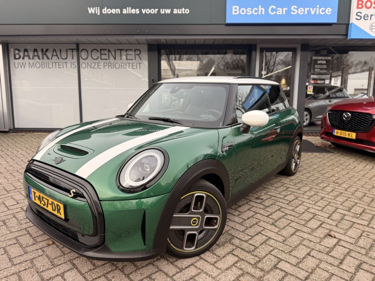 MINI Mini-Electric - Camden Go Edition 33 kWh | Carplay | Camera | Stoelverwarming - AutoWereld.nl