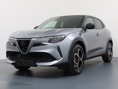 Alfa Romeo Junior - 1.2 Turbo Hybrid Ibrida Speciale | Achterbank in delen neerklapbaar | Achteruitrijcamera |