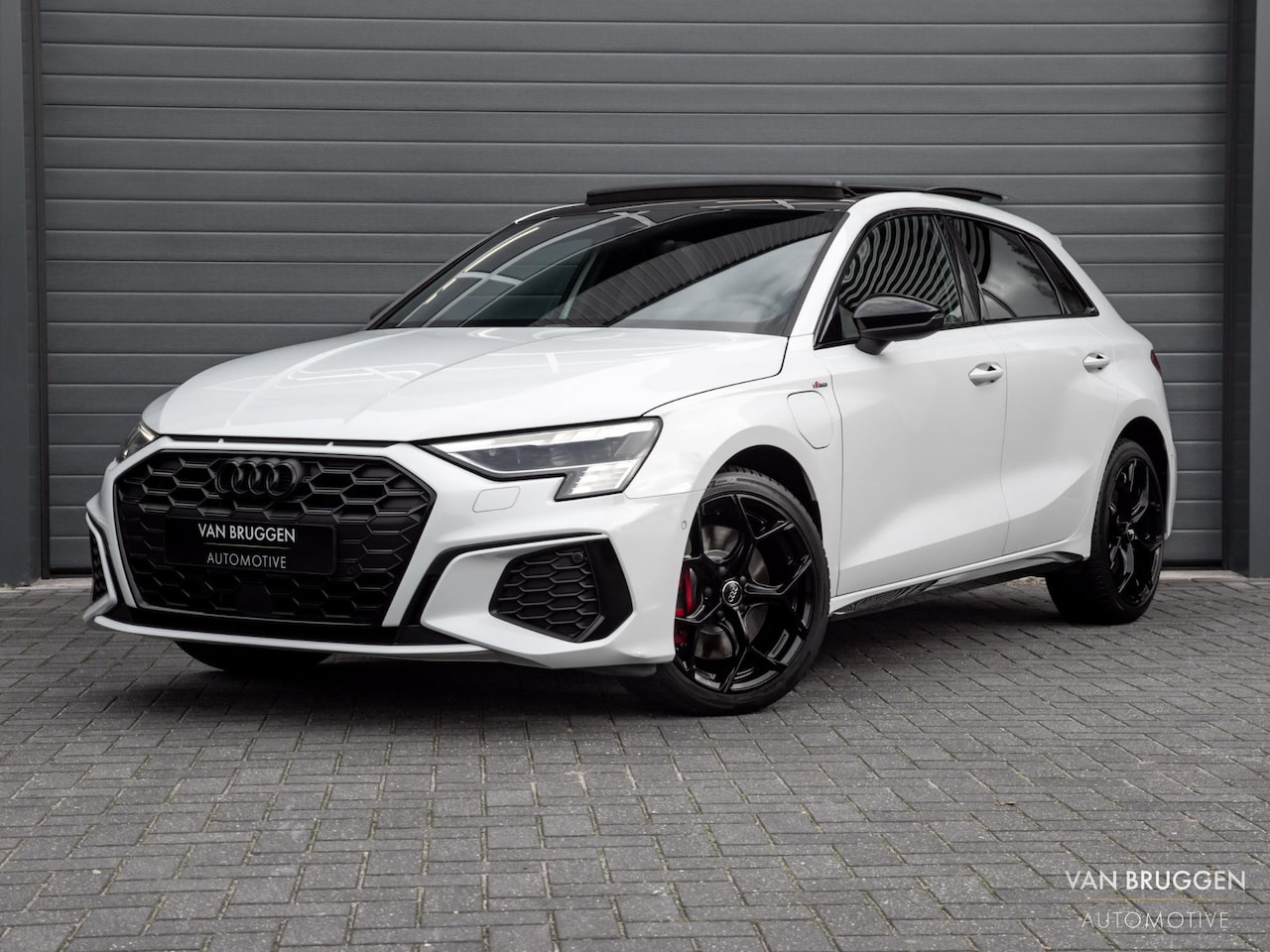 Audi A3 Sportback - 45 TFSI e S-Line Pano RS Massage Head-up B&O Sfeer E-Stoelen - AutoWereld.nl
