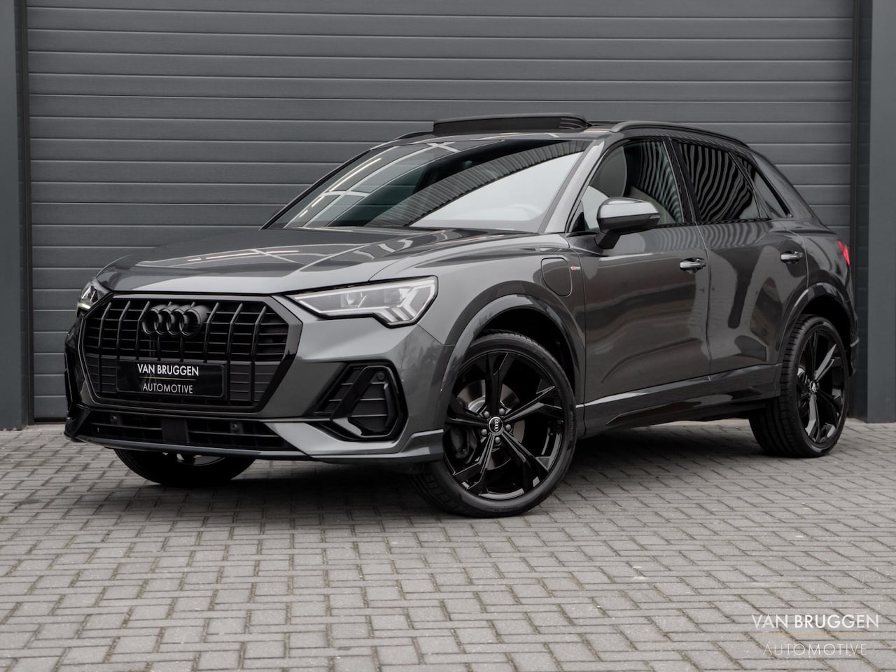 Audi Q3 - 45 TFSI e S-Line Pano Camera ACC Stuurverw. 20" BTW - AutoWereld.nl