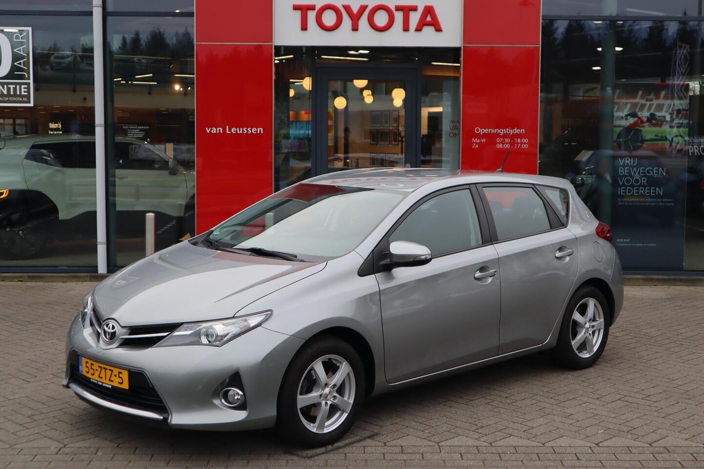 Toyota Auris - 1.6 ASPIRATION 5-DEURS AFN-TREKHAAK NAVI CAMERA LM-VELGEN CRUISE CLIMA NL-AUTO - AutoWereld.nl