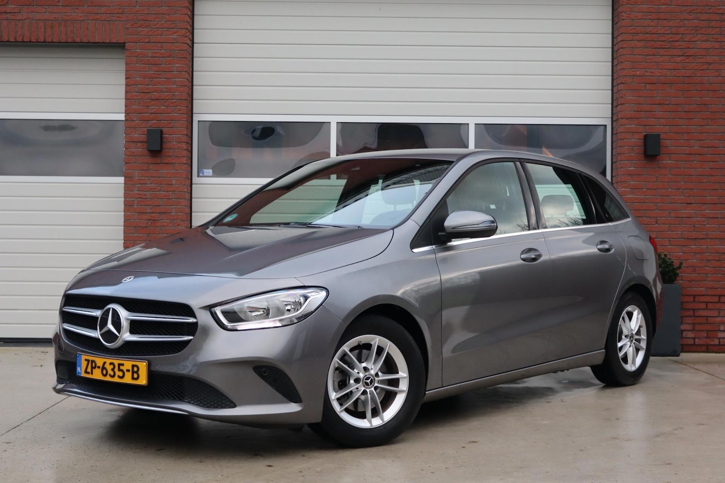 Mercedes-Benz B-klasse - 180 Advantage Automaat - Memory seats - Afneembare trekhaak - Camera - PDC - 2e eigenaar - - AutoWereld.nl