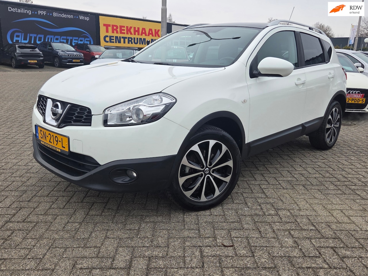 Nissan Qashqai - 2.0 Connect Edition/CAMERA/PANORAMA/VOL OPTIES - AutoWereld.nl
