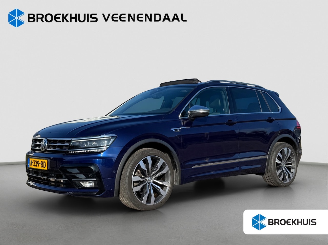 Volkswagen Tiguan - 2.0 TSI 4Motion R-Line | 2x R-Line | Adap. Cruise control | 360 Camera | Panoramadak | Tre - AutoWereld.nl
