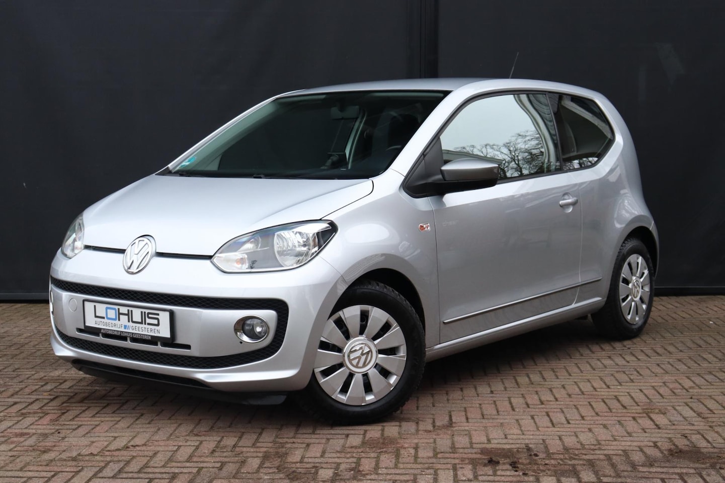 Volkswagen Up! - 1.0 move up! NAVI | Stoelverwarming - AutoWereld.nl