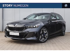 BMW 5-serie Touring - 530e M Sport Automaat / Bowers & Wilkins / Adaptieve LED / Comfort Access / Stoelventilati