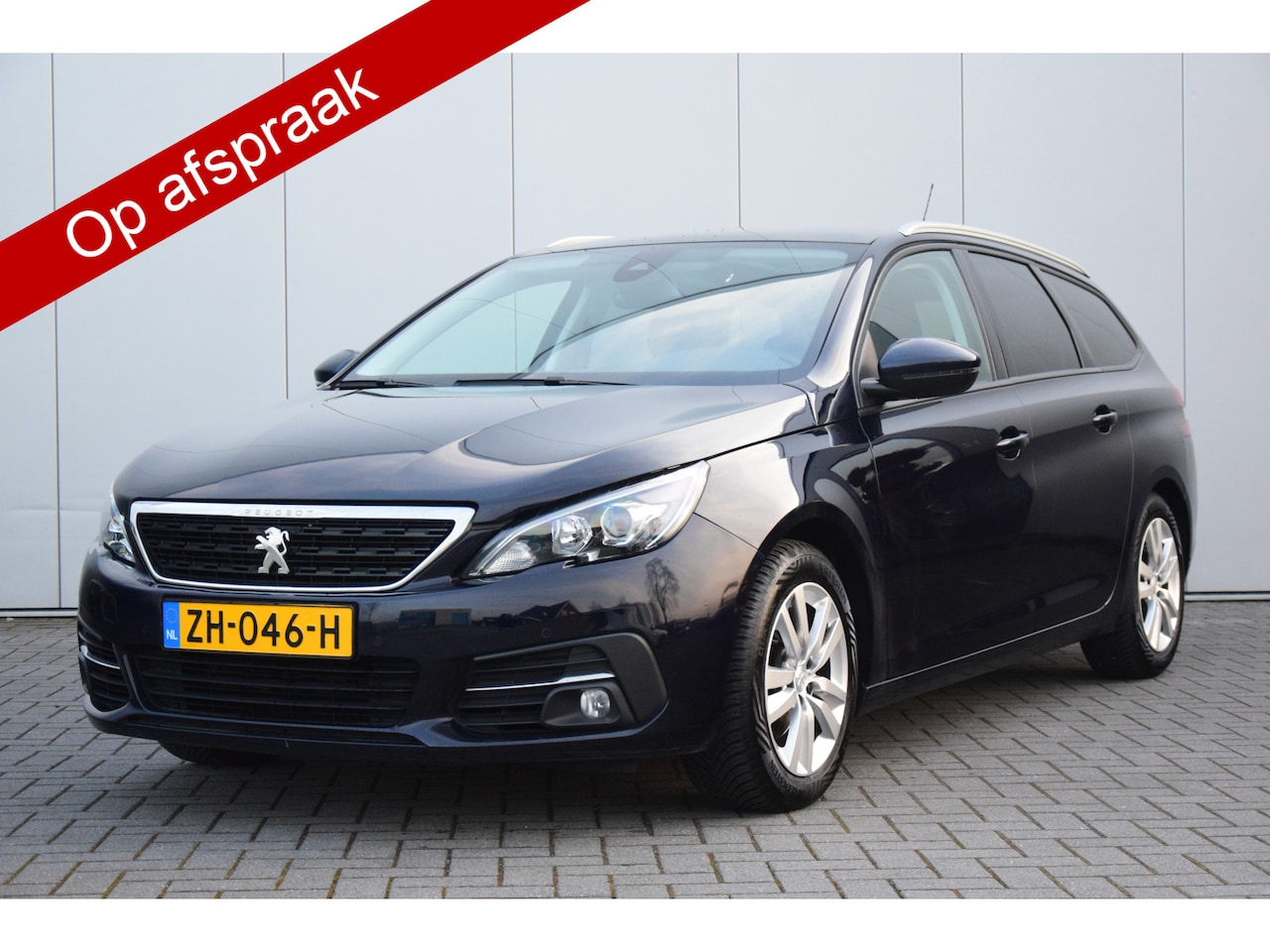 Peugeot 308 SW - 1.2 PureTech Blue Lease Executive Pano/dak Priv/Glass Navi Ecc Cruise Pdc Trekhaak - AutoWereld.nl