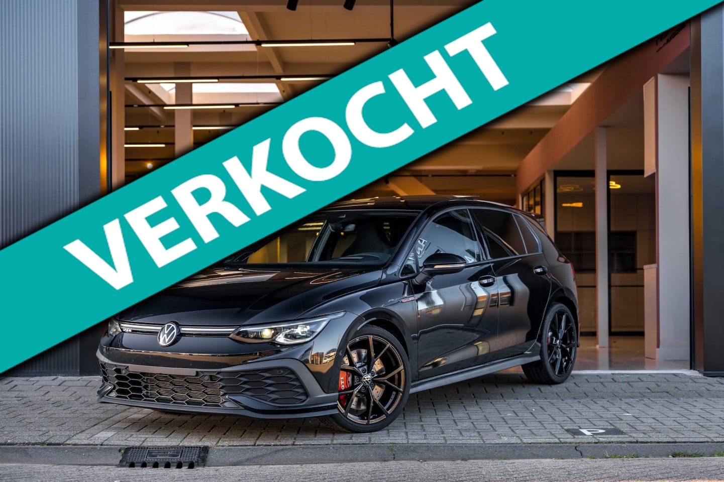Volkswagen Golf - 2.0 TSI GTI Clubsport Akrapovic|Fabrieksgarantie|Pano|Nürnberg|Head Up|Harman Kardon|Camer - AutoWereld.nl