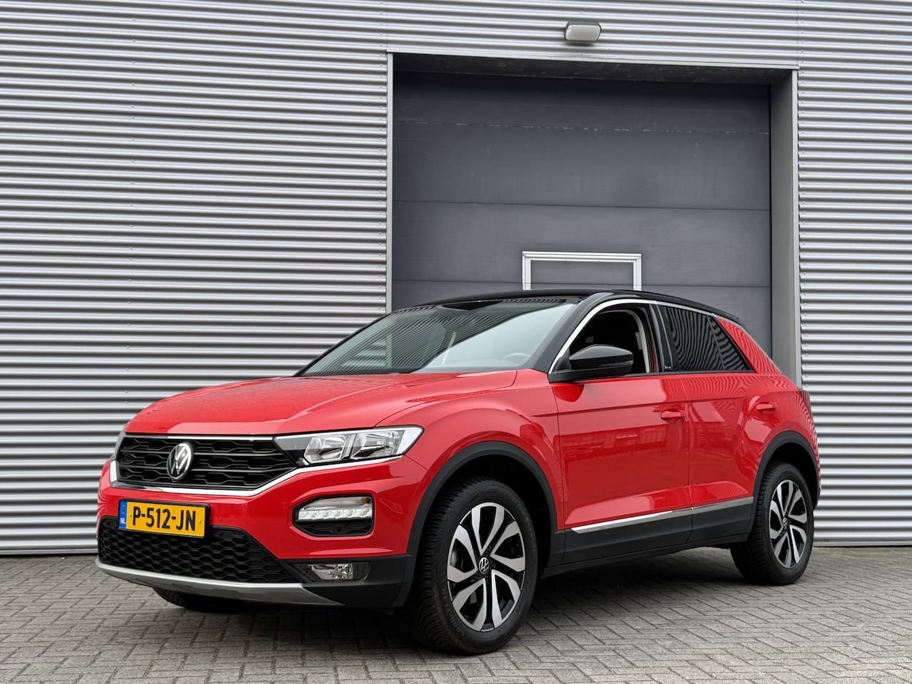 Volkswagen T-Roc - 1.5 TSI Active I Automaat I Carplay I 20.000 km - AutoWereld.nl