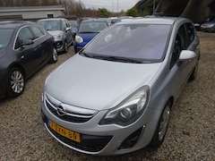 Opel Corsa - 1.4-16V Cosmo airco navigatie cruise control